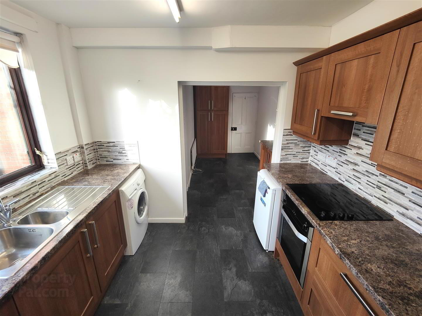 67 Westland Road 13 of 30