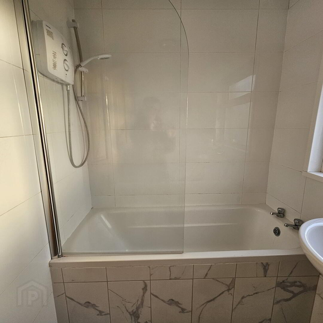 21 Highfield Close 12 of 20