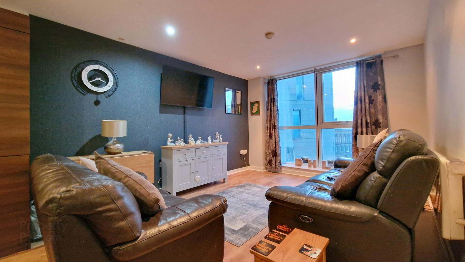 Apartment 5.2 62 Donegall Quay