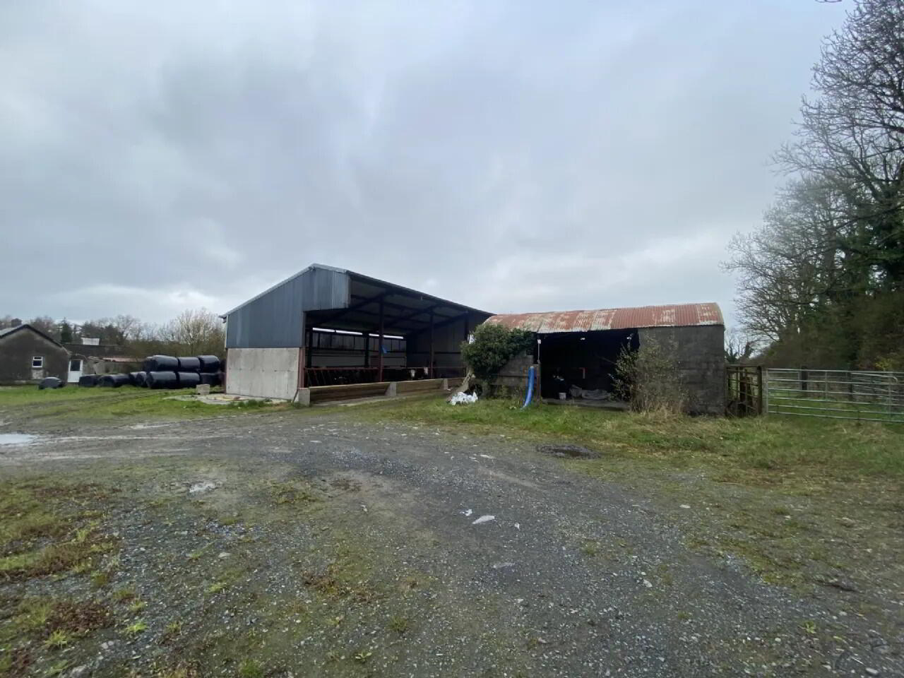 Three Bay Shed On Yard, 0.93 Acre Approx