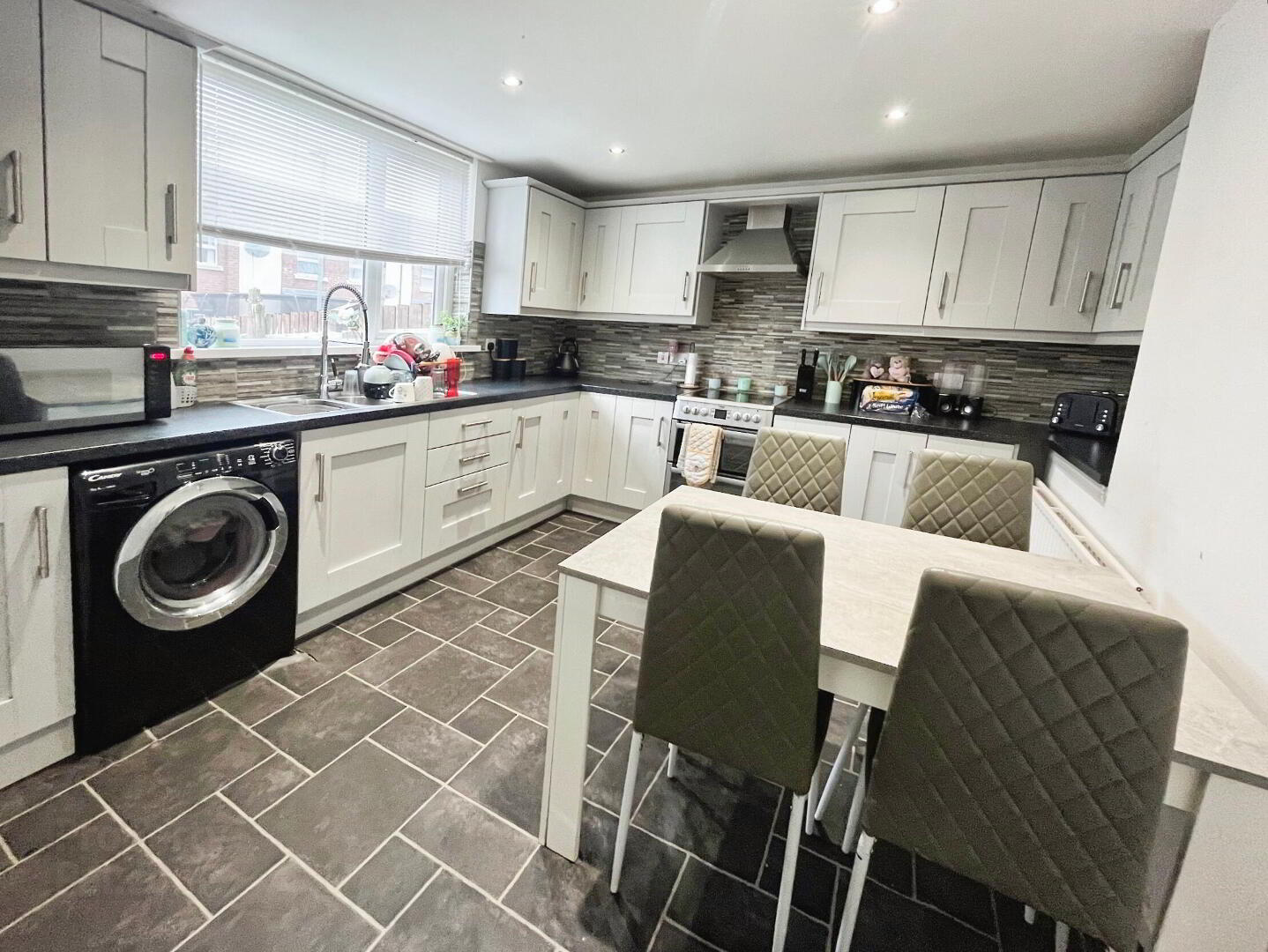165 Avonmore Park 5 of 11