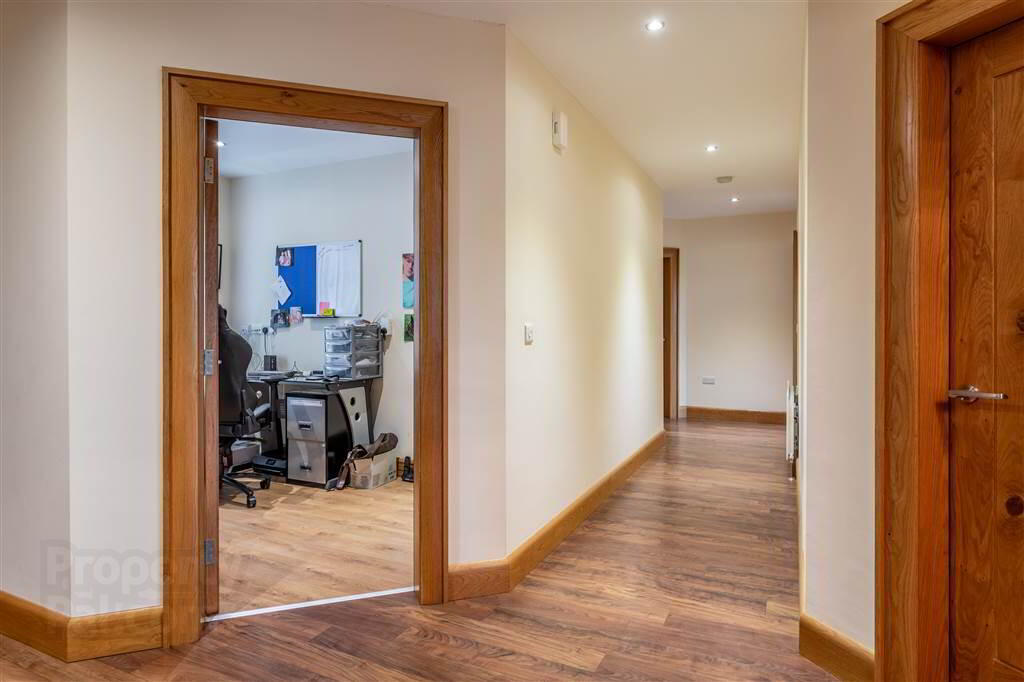 16a Burnside Road 19 of 48