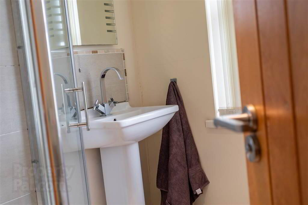 16a Burnside Road 37 of 48
