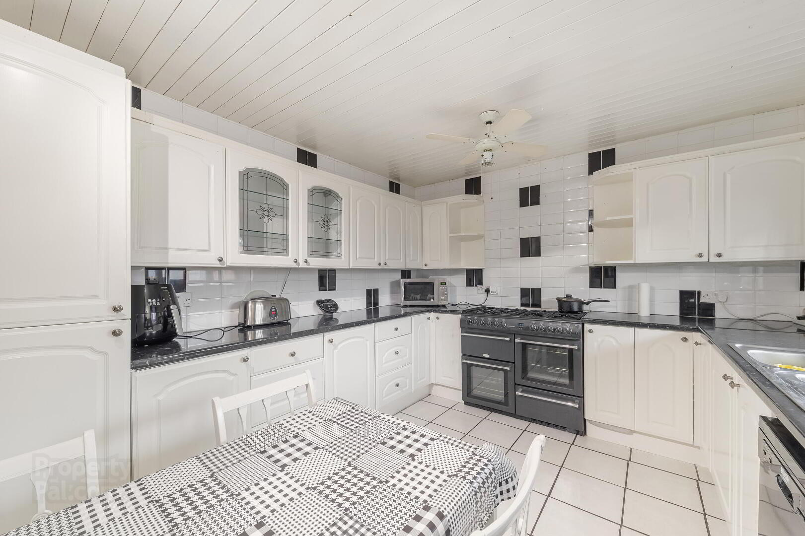 18 Ashmount Park 9 of 20