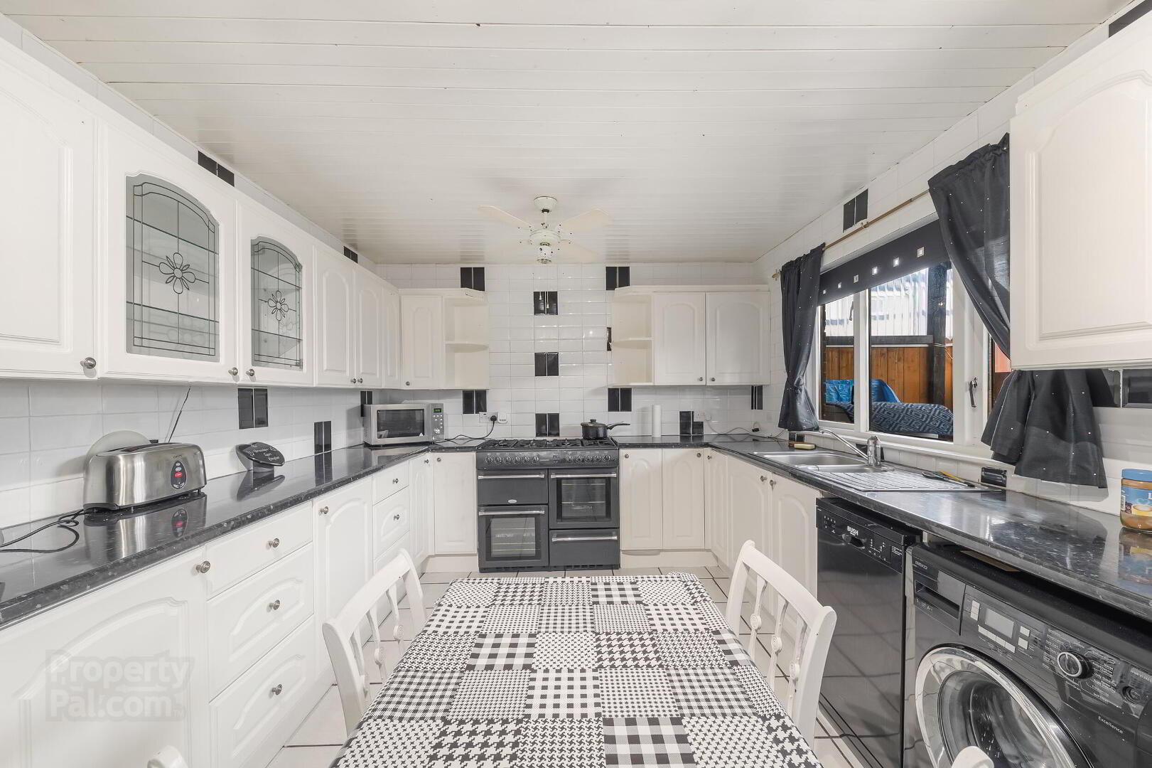 18 Ashmount Park 8 of 20
