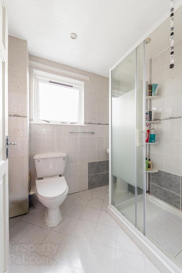 18 Ashmount Park 19 of 20