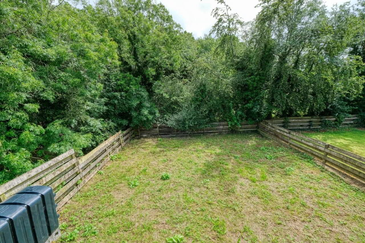 20 Ash Lawns 17 of 22