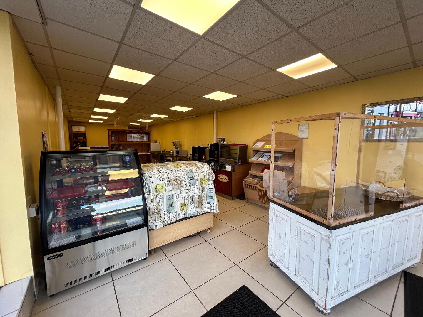 Prominent Retail Unit, 43 Comber Road 2 of 2