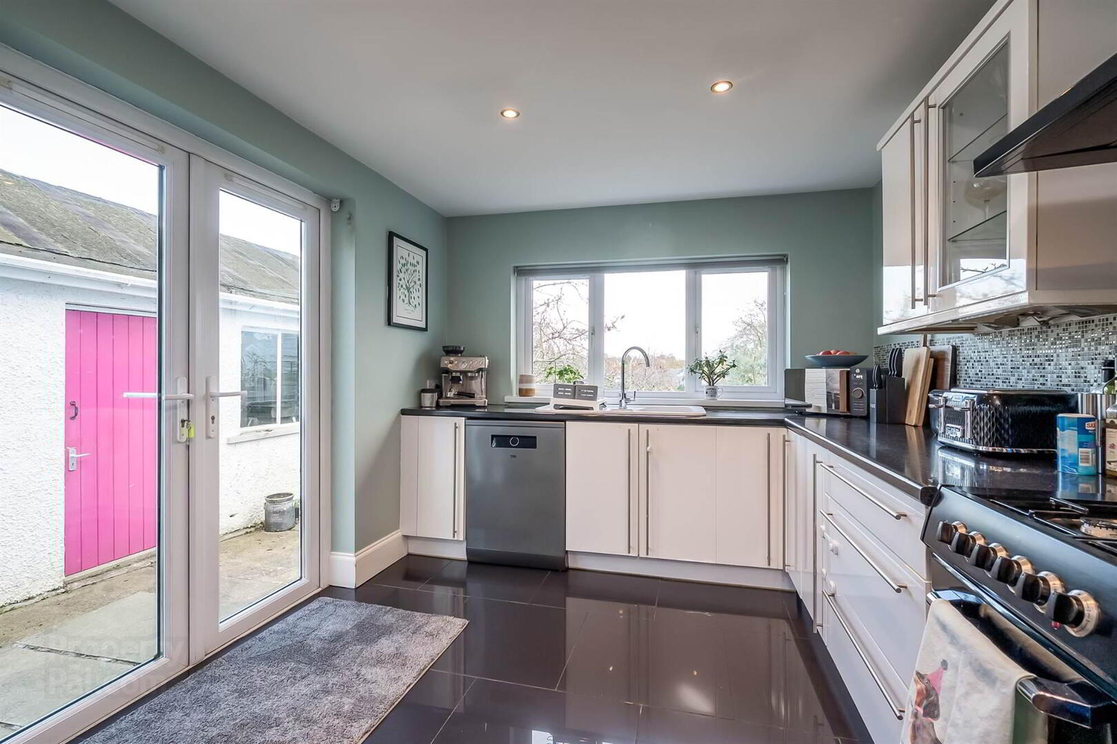 10 Kingsway Avenue 14 of 32
