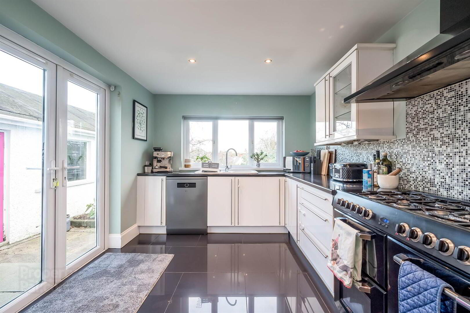 10 Kingsway Avenue 15 of 32