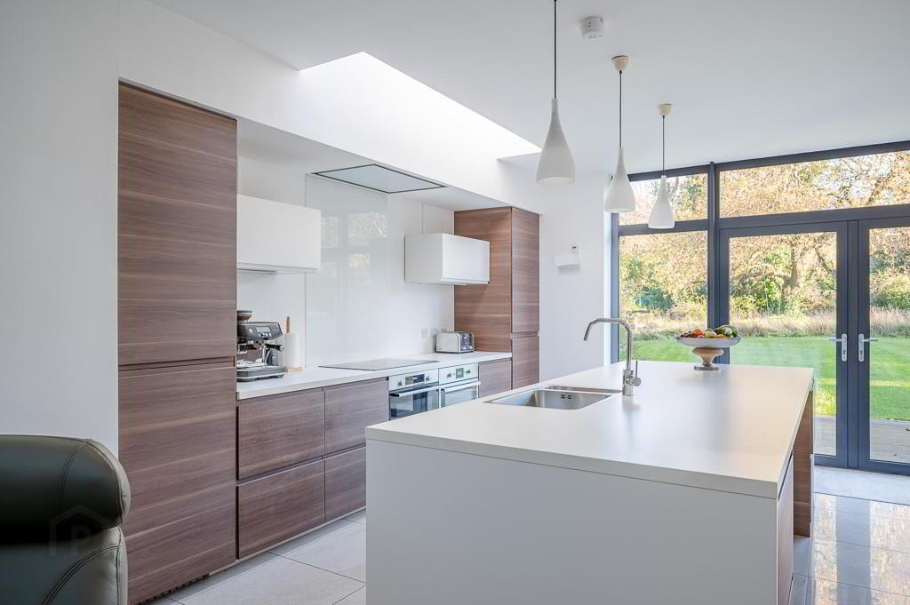 8 Croft Road 9 of 46