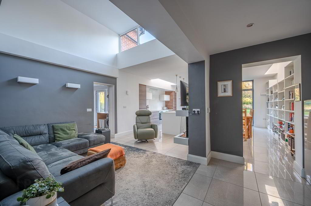 8 Croft Road 6 of 46