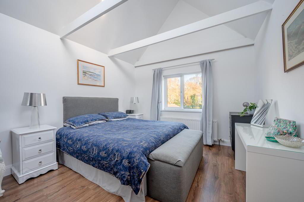 8 Croft Road 18 of 46