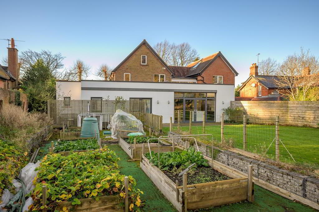 8 Croft Road 29 of 46