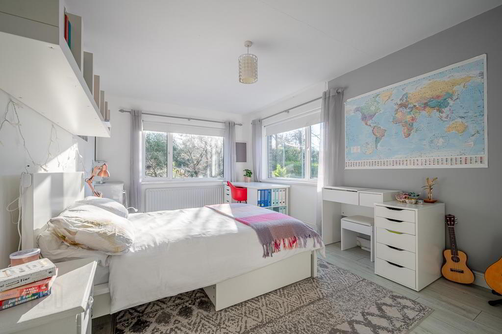 8 Croft Road 23 of 46