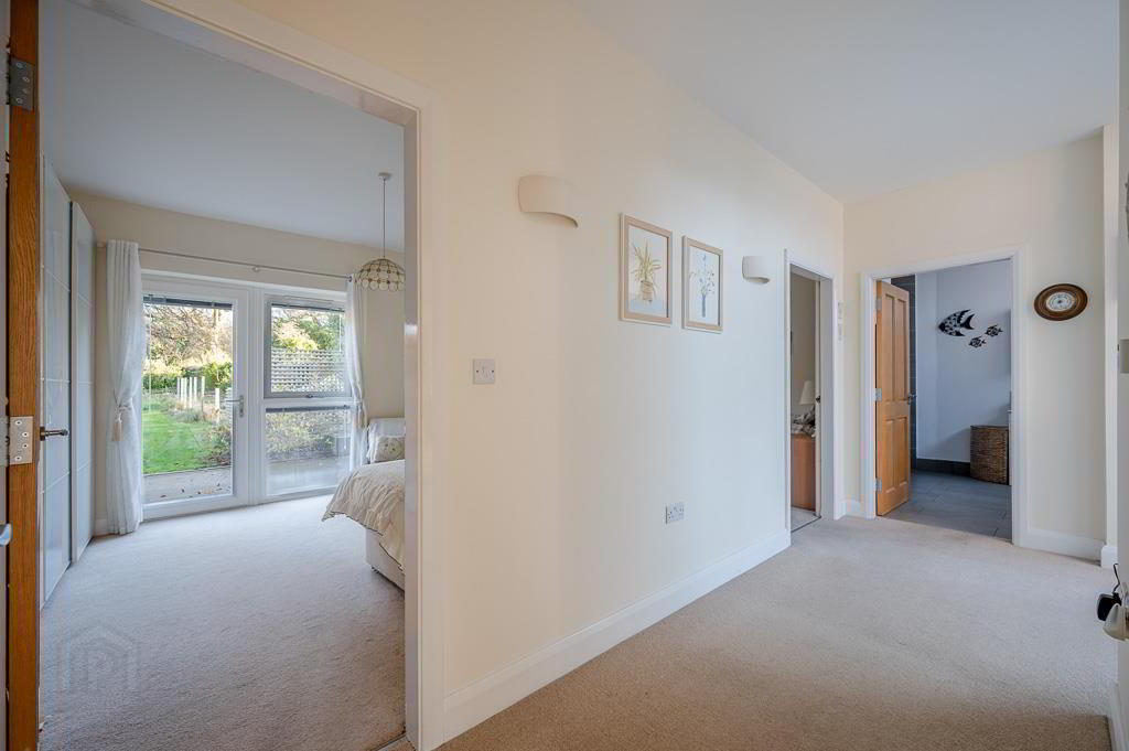8 Croft Road 39 of 46