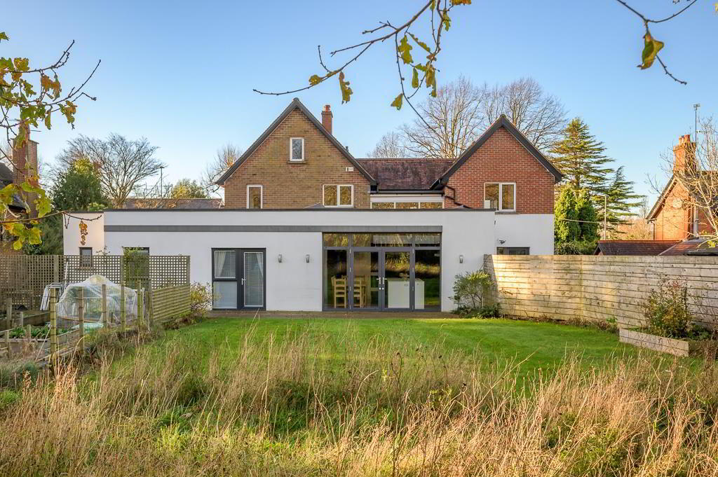 8 Croft Road 28 of 46