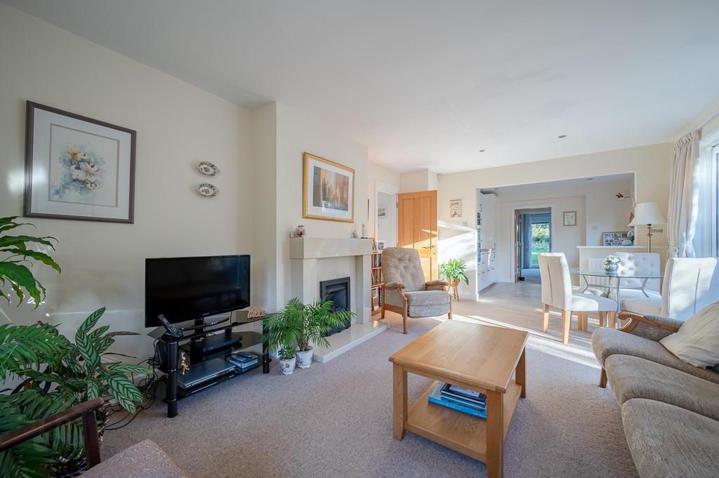 8 Croft Road 35 of 46