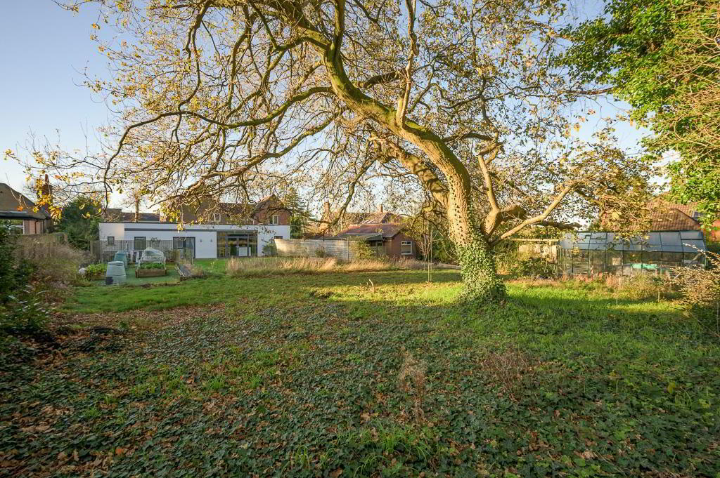 8 Croft Road 31 of 46