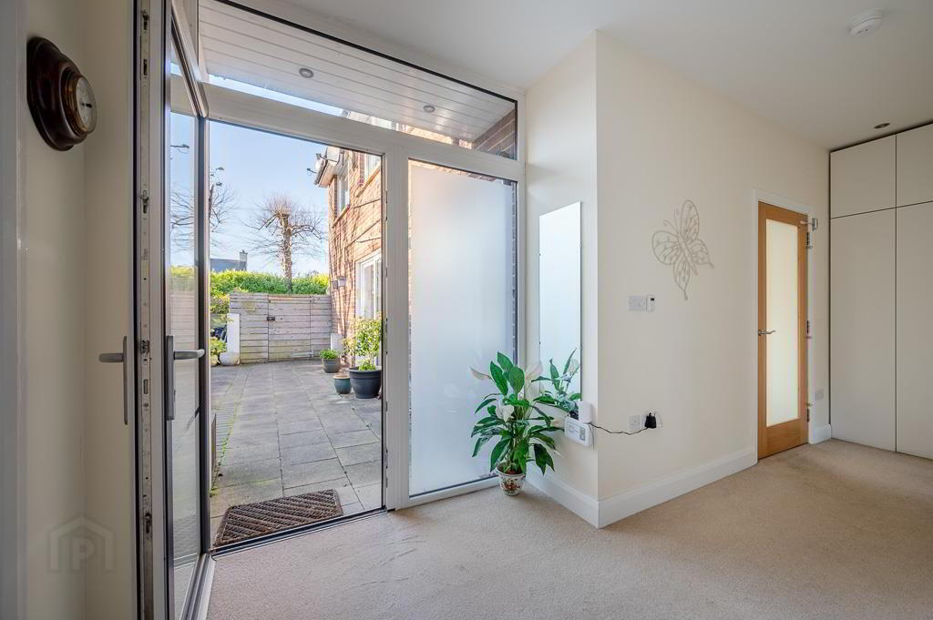 8 Croft Road 33 of 46