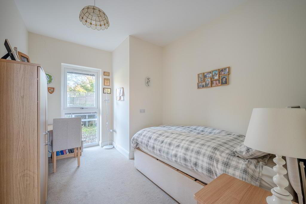 8 Croft Road 41 of 46