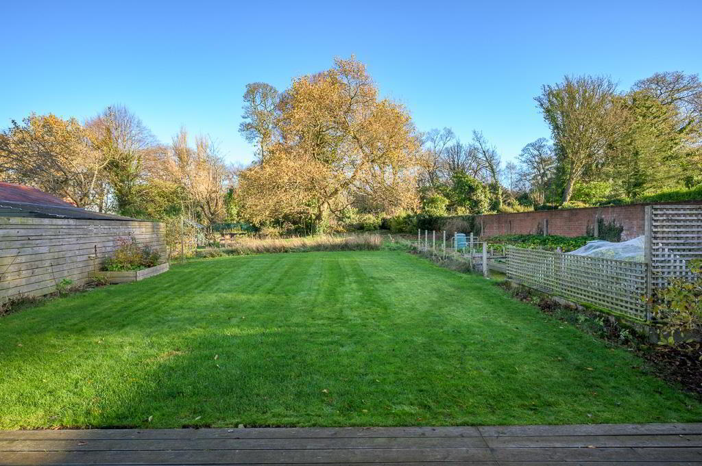 8 Croft Road 30 of 46