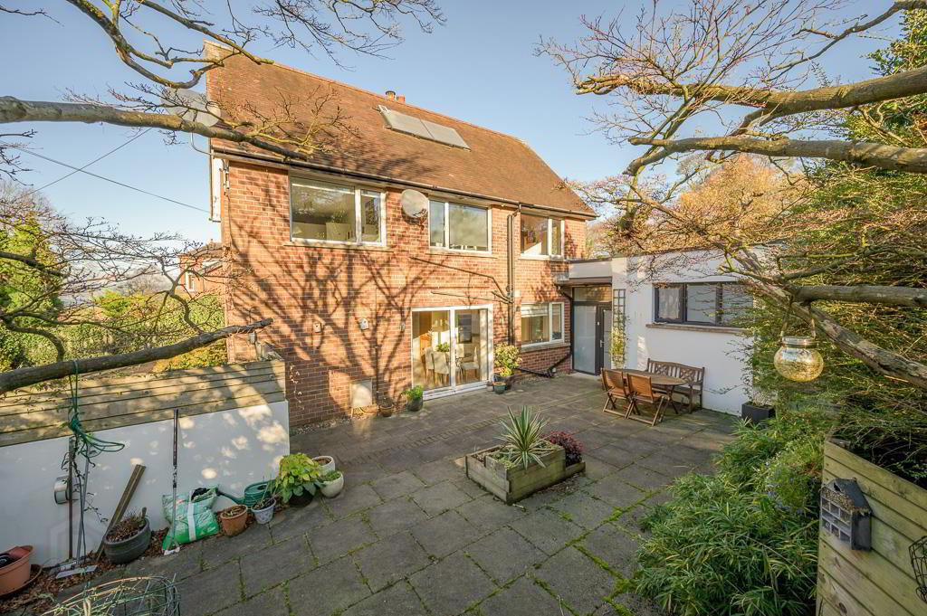 8 Croft Road 45 of 46