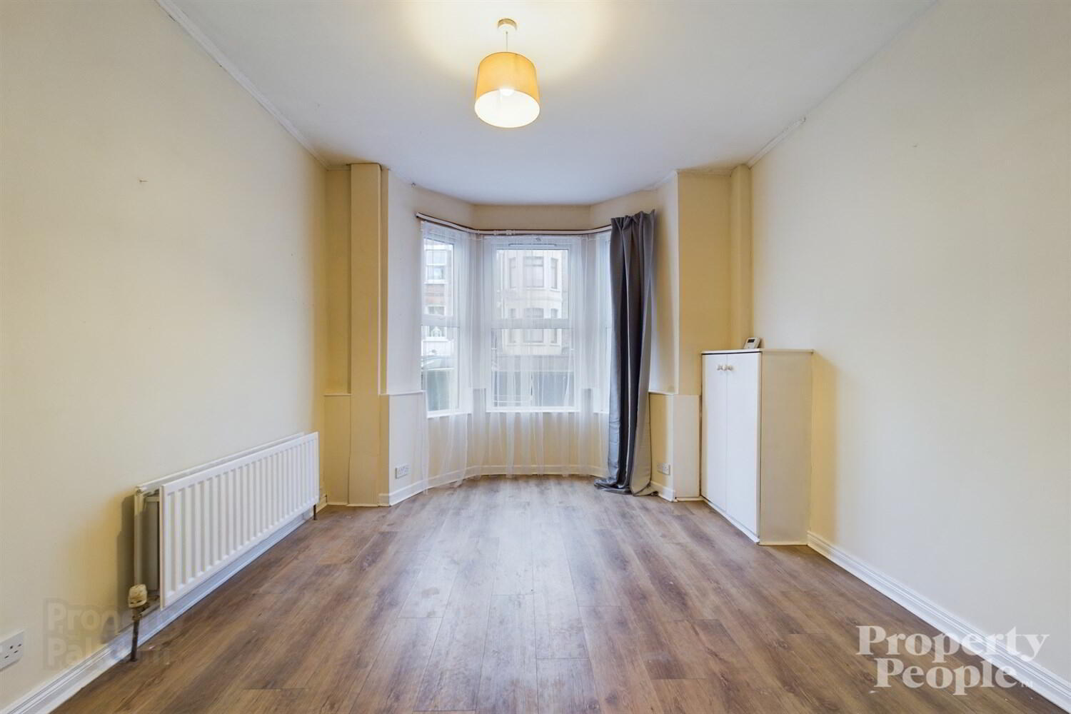 APT 1, 20 Clifton Crescent 7 of 17