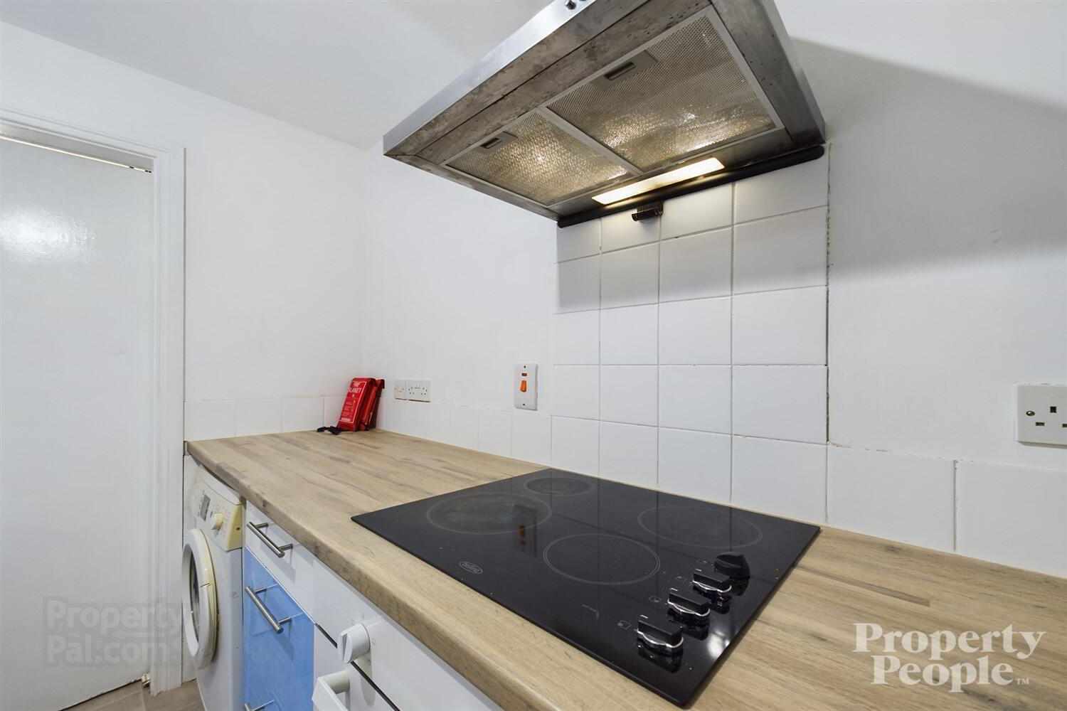 APT 1, 20 Clifton Crescent 10 of 17