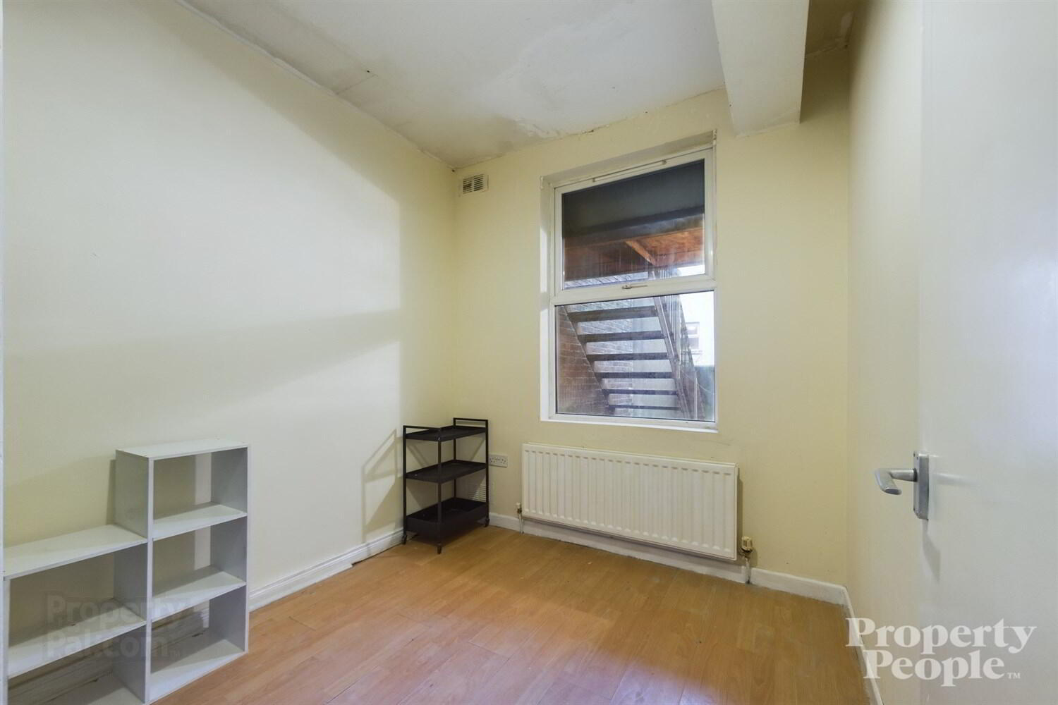 APT 1, 20 Clifton Crescent 13 of 17