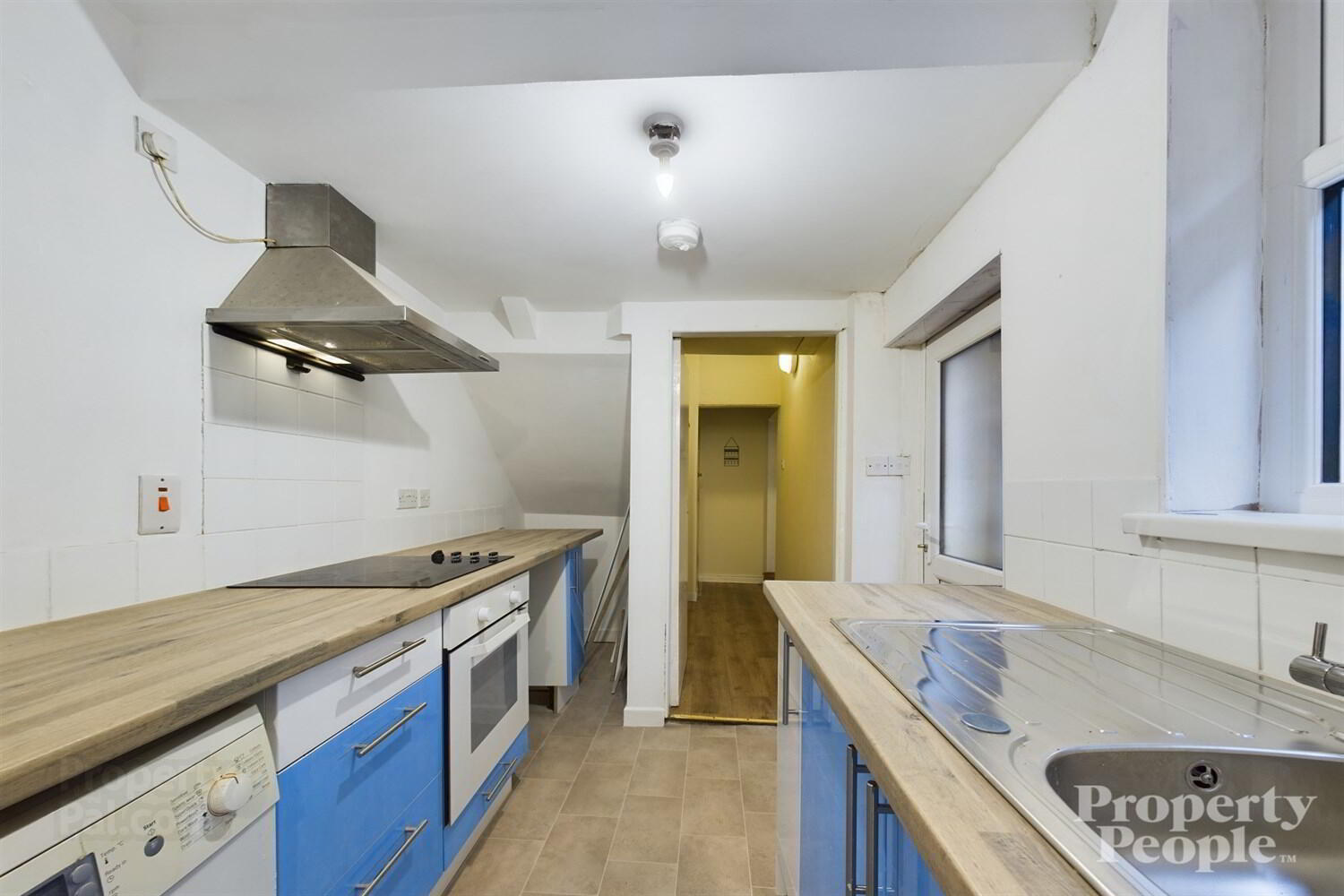 APT 1, 20 Clifton Crescent 12 of 17