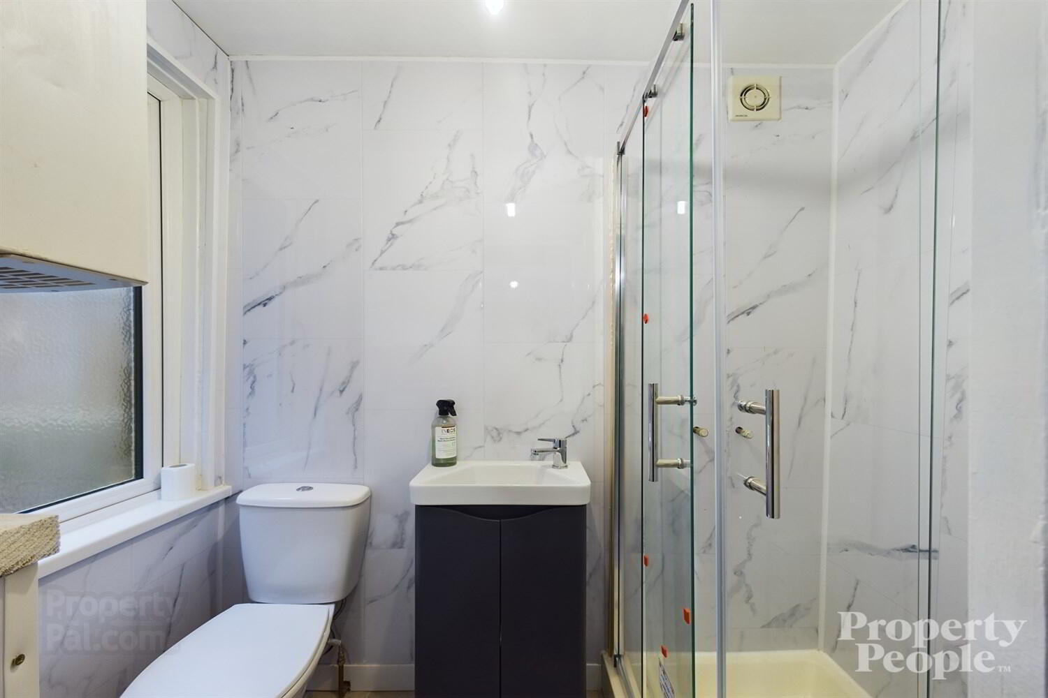 APT 1, 20 Clifton Crescent 15 of 17