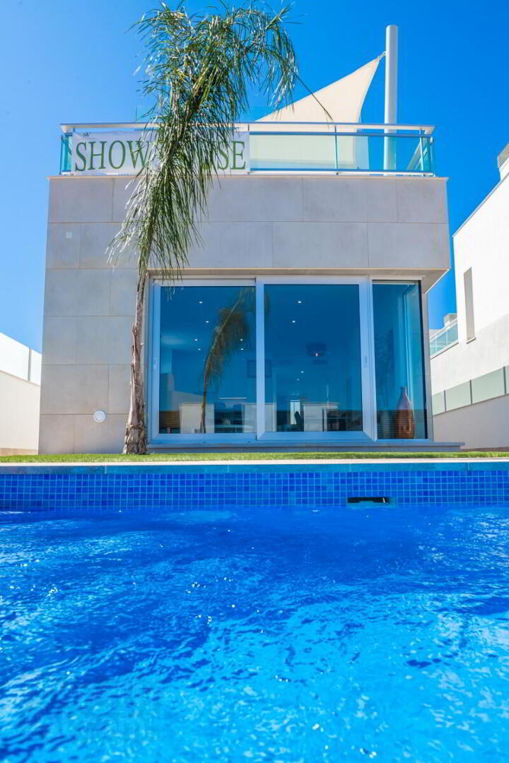 Villas 5 of 51