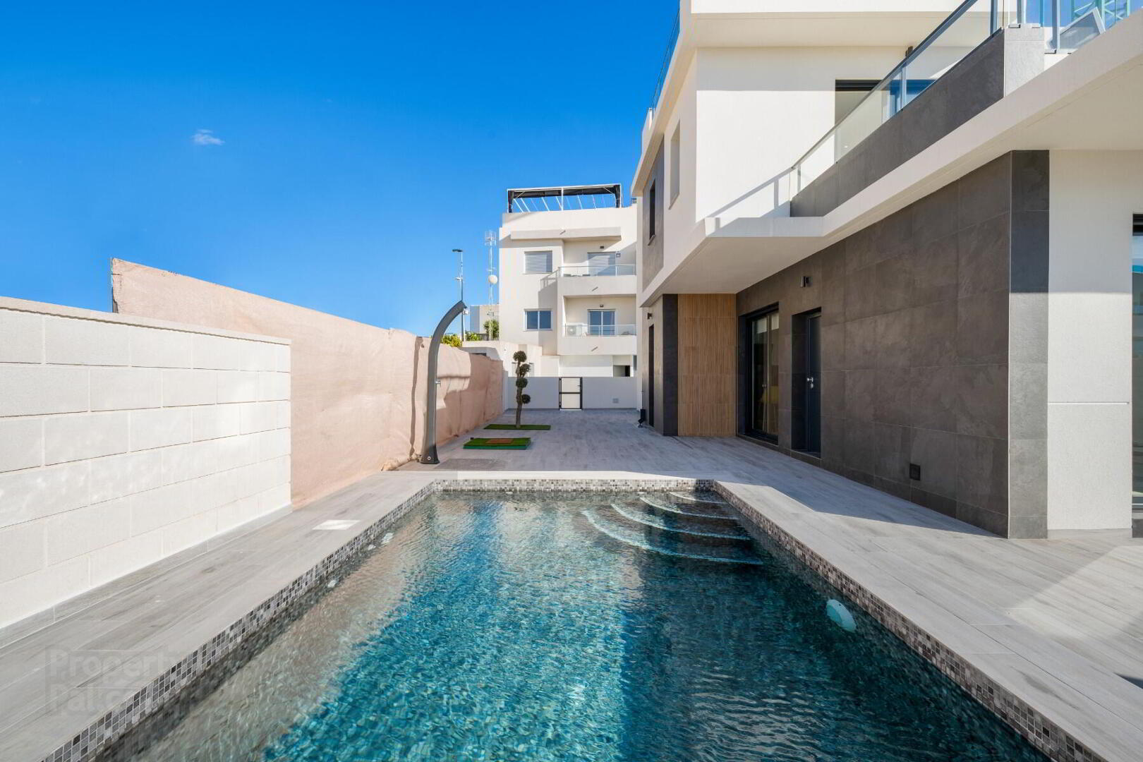 Villas 4 of 49