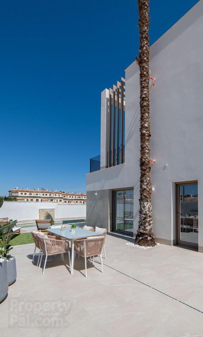 Villas 6 of 51