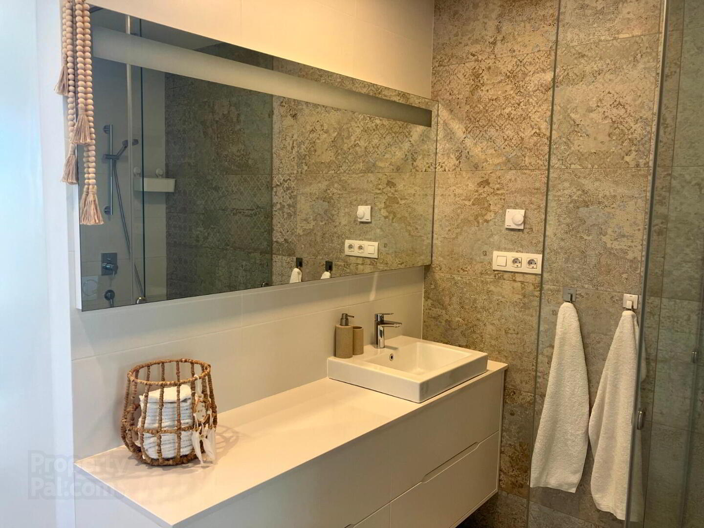 Las Colinas 17 of 32