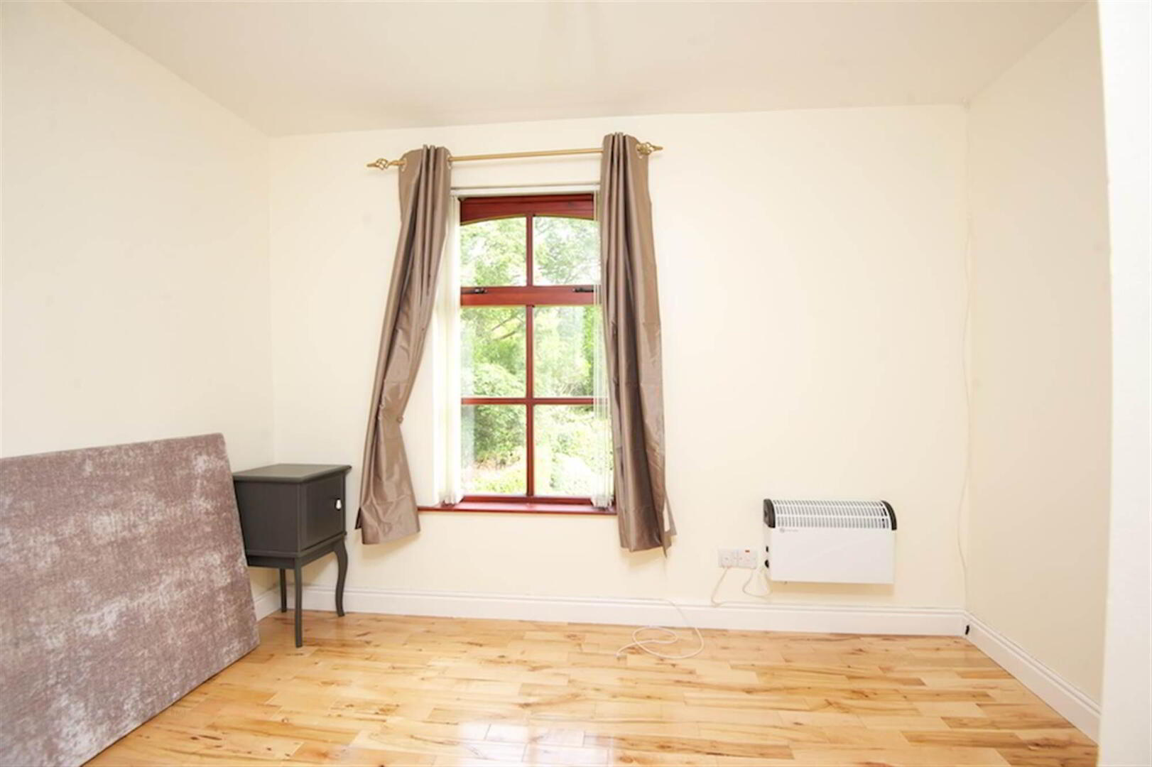 12 The Hamlets, 33 Hawthornden Road 5 of 7