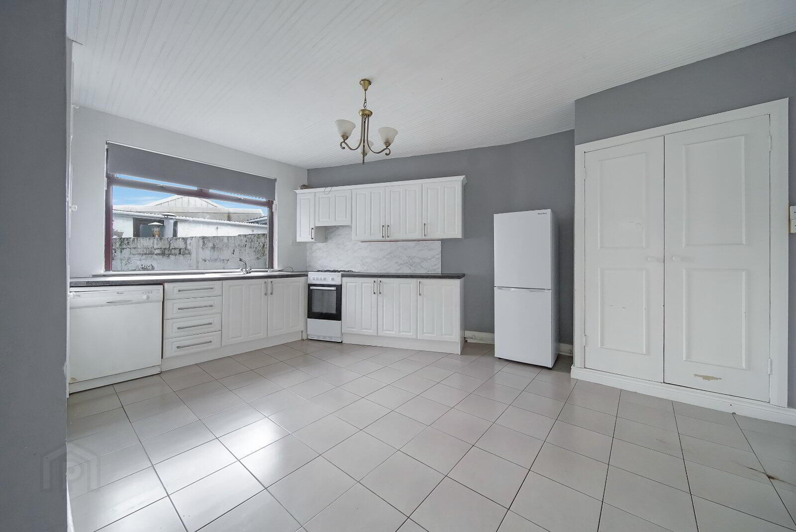 17 Saint Columba's Avenue 10 of 31