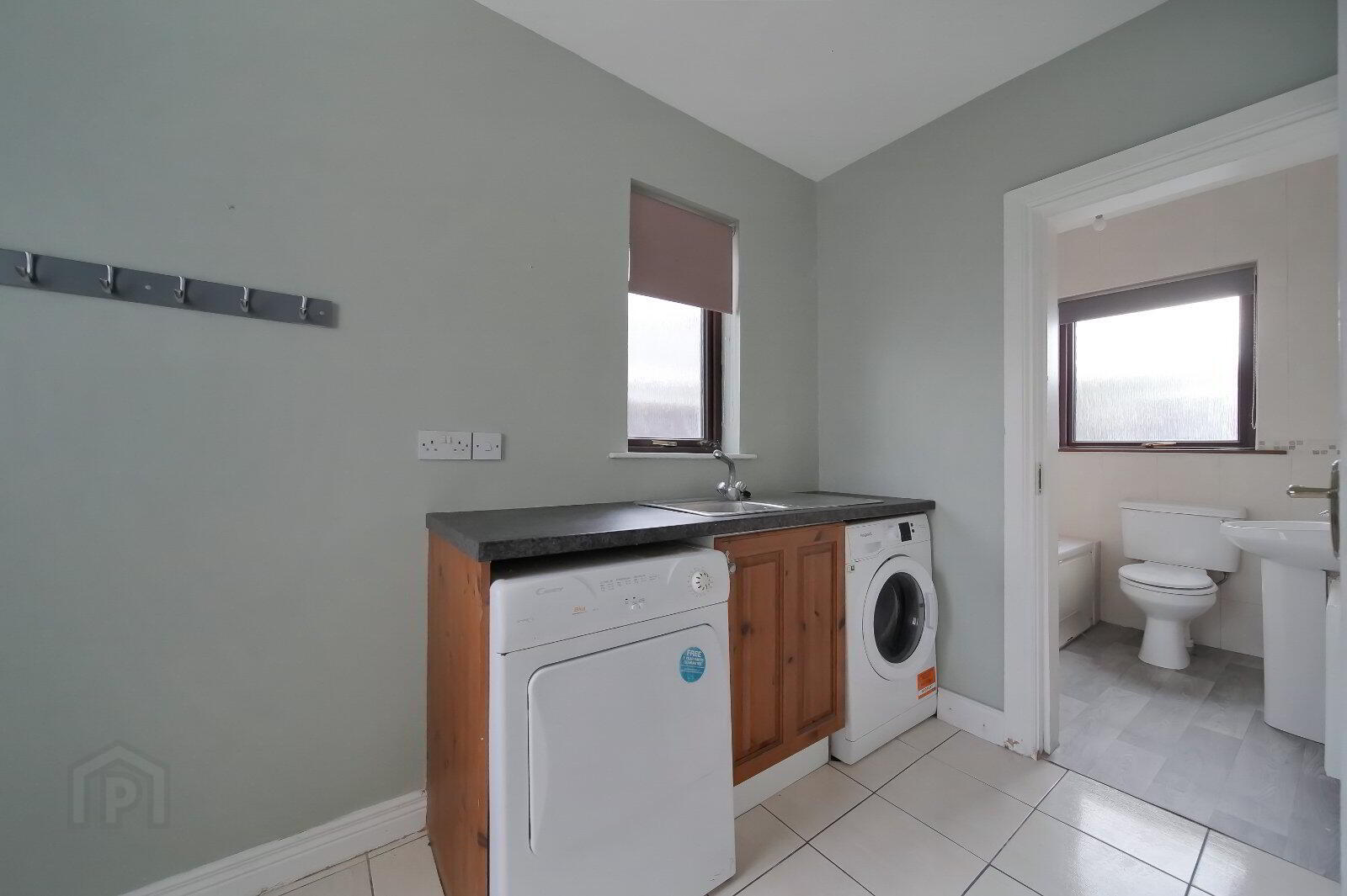 17 Saint Columba's Avenue 14 of 31