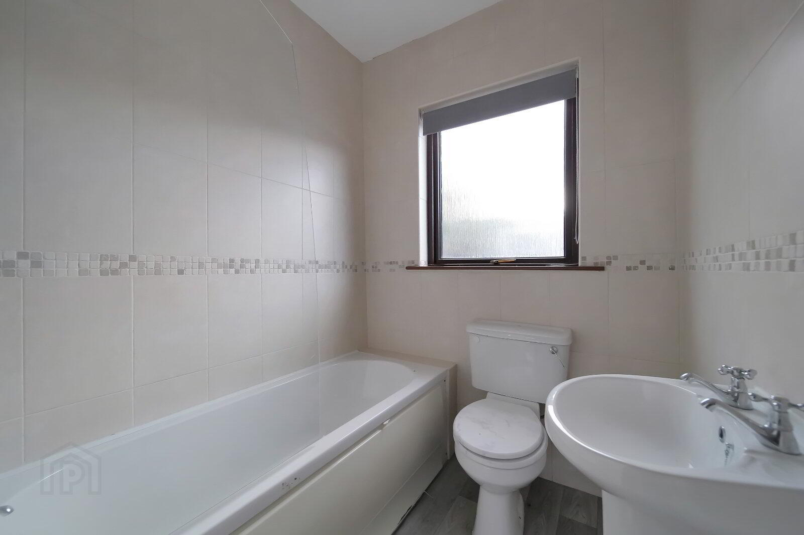 17 Saint Columba's Avenue 18 of 31