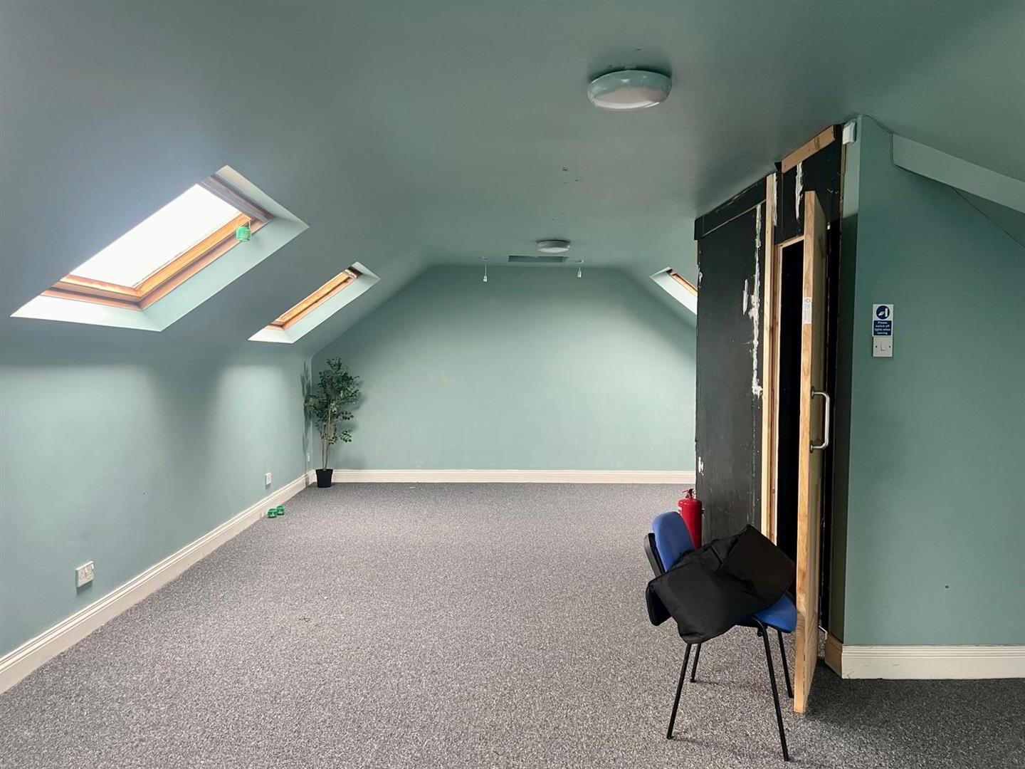 Office At, 1 Savoy Lane 9 of 11