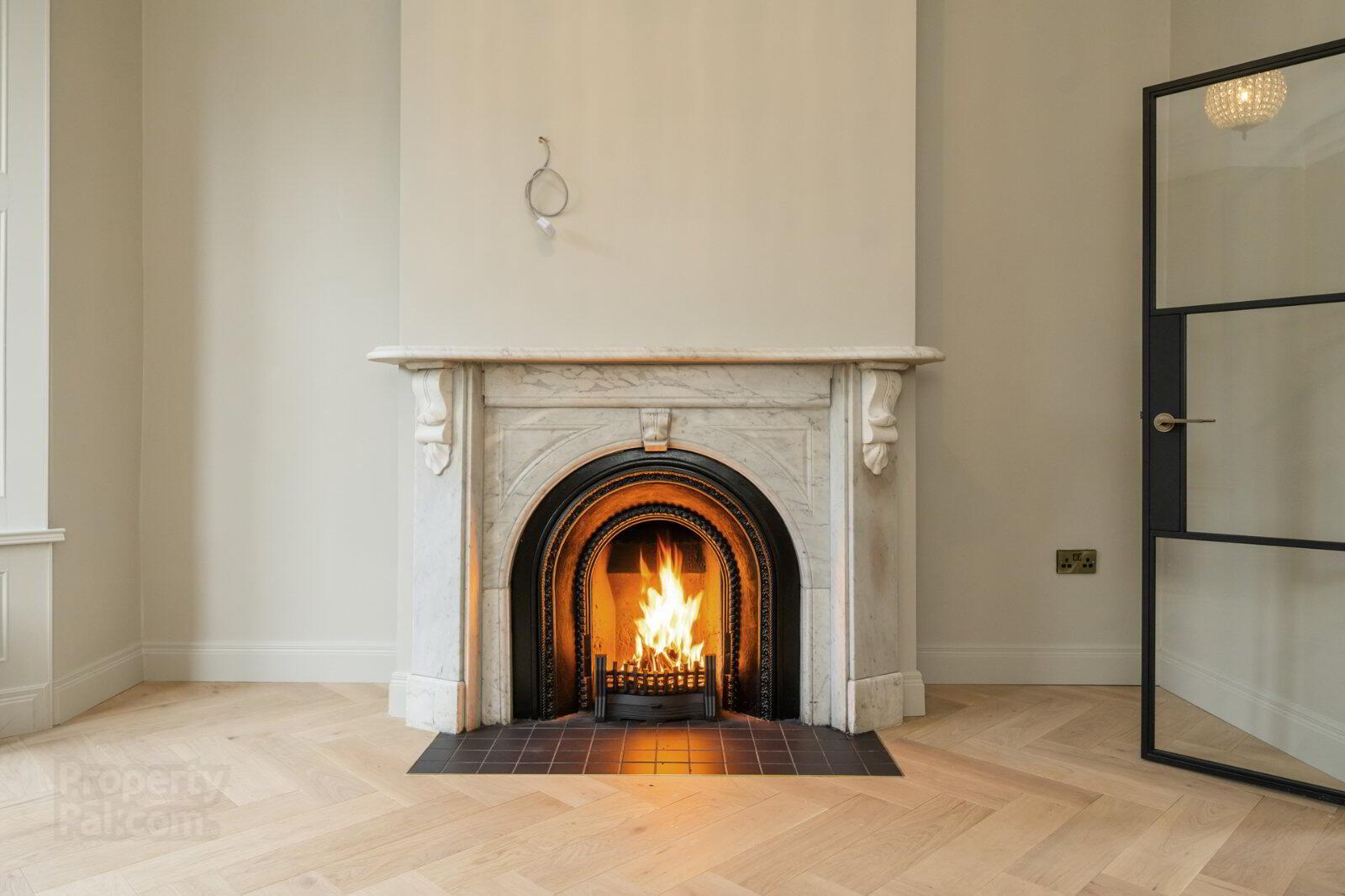 8 Church Avenue 4 of 34