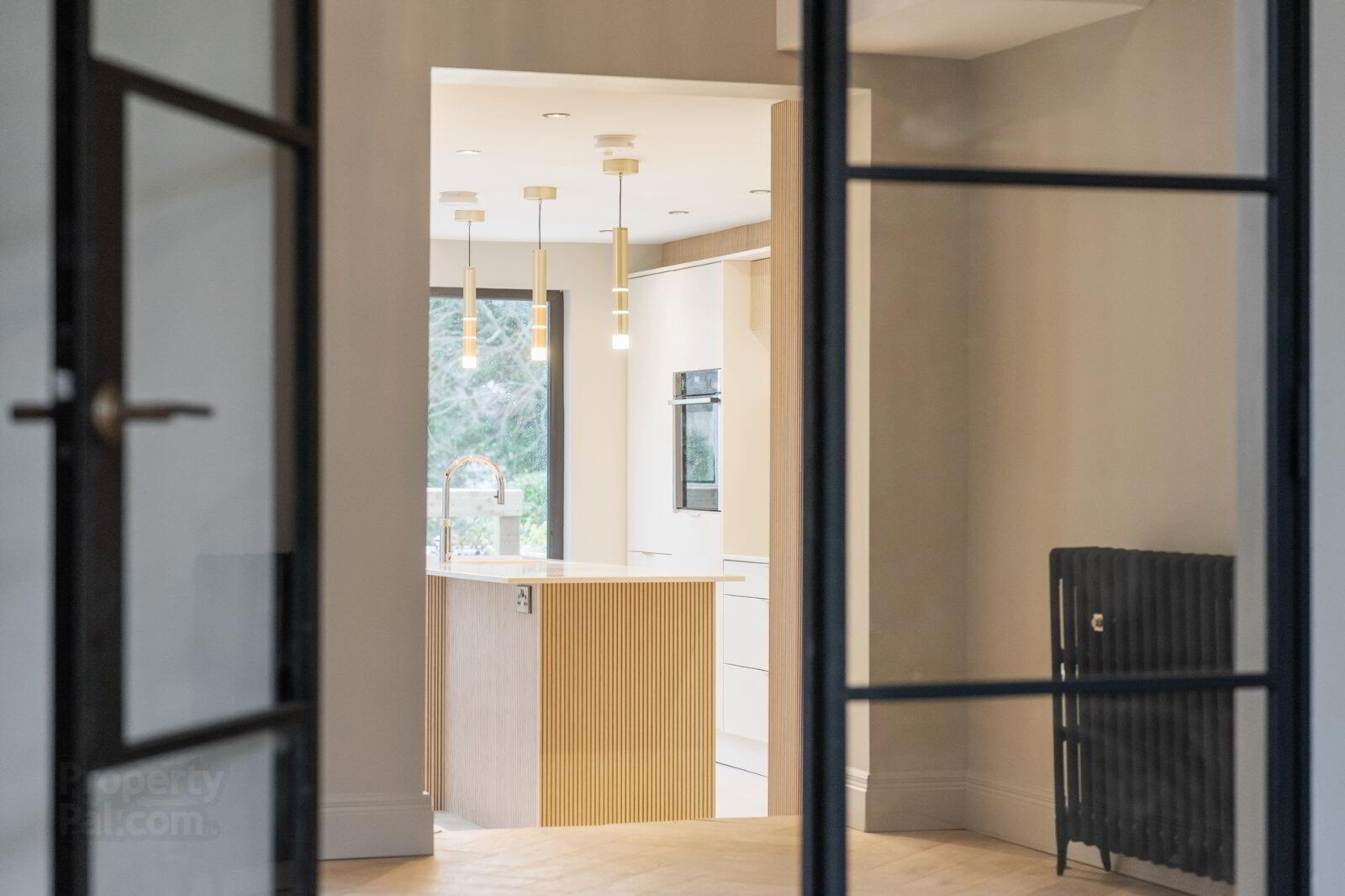 8 Church Avenue 6 of 34