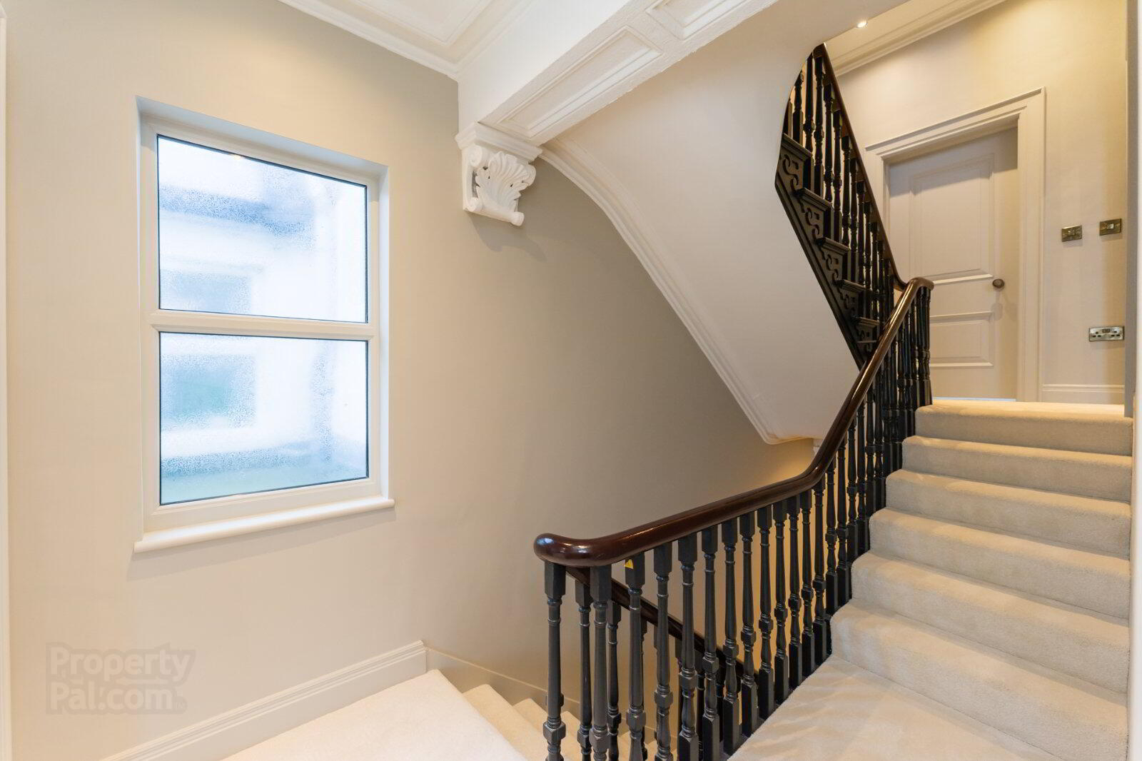 8 Church Avenue 14 of 34