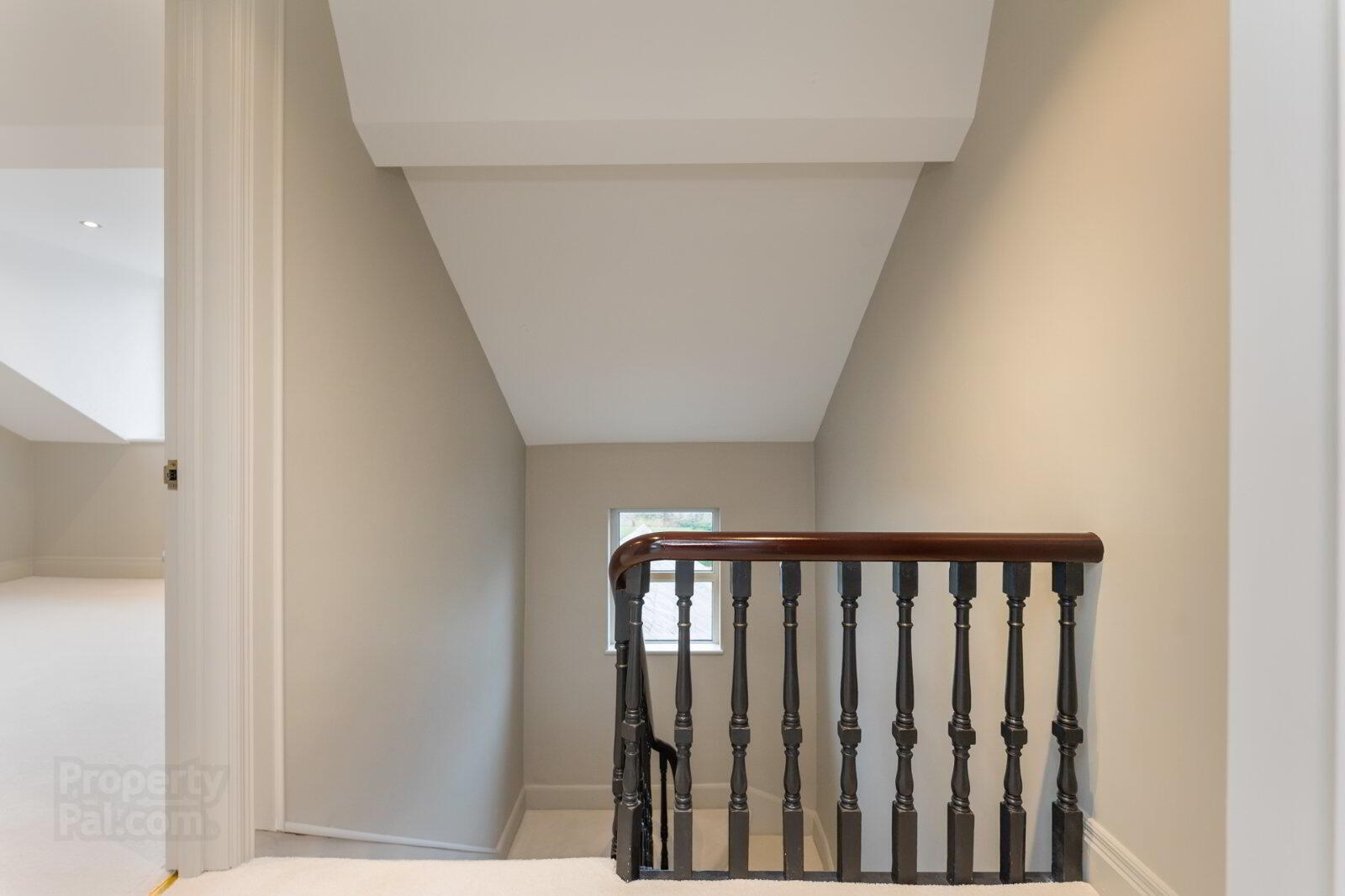 8 Church Avenue 24 of 34