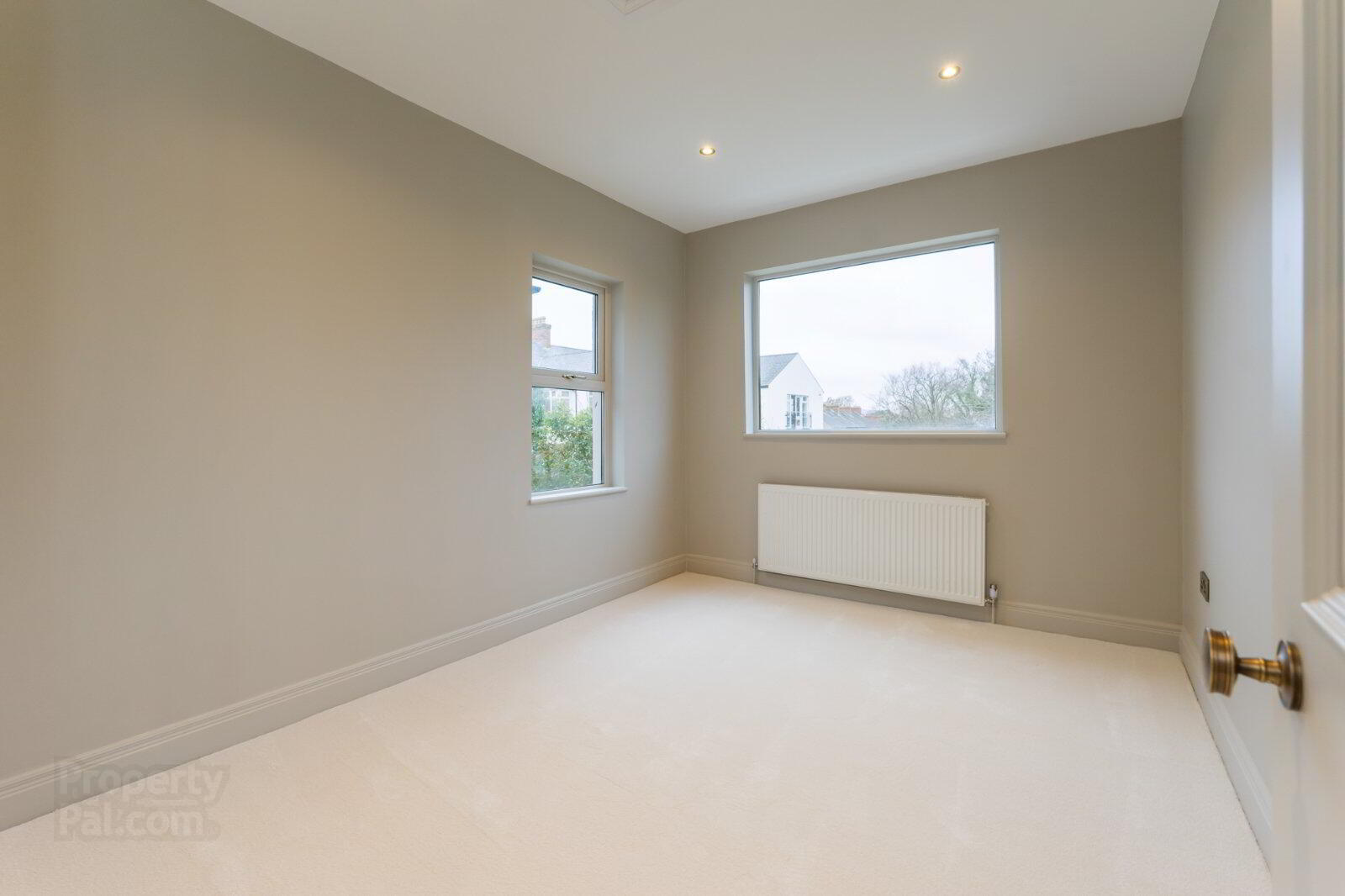 8 Church Avenue 16 of 34