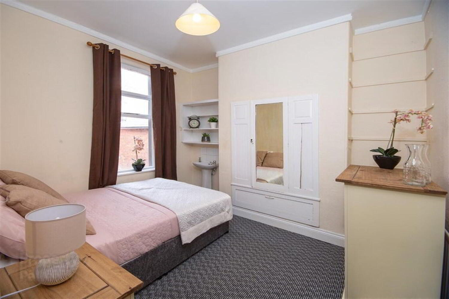 Room 3, 96 Cromwell Road