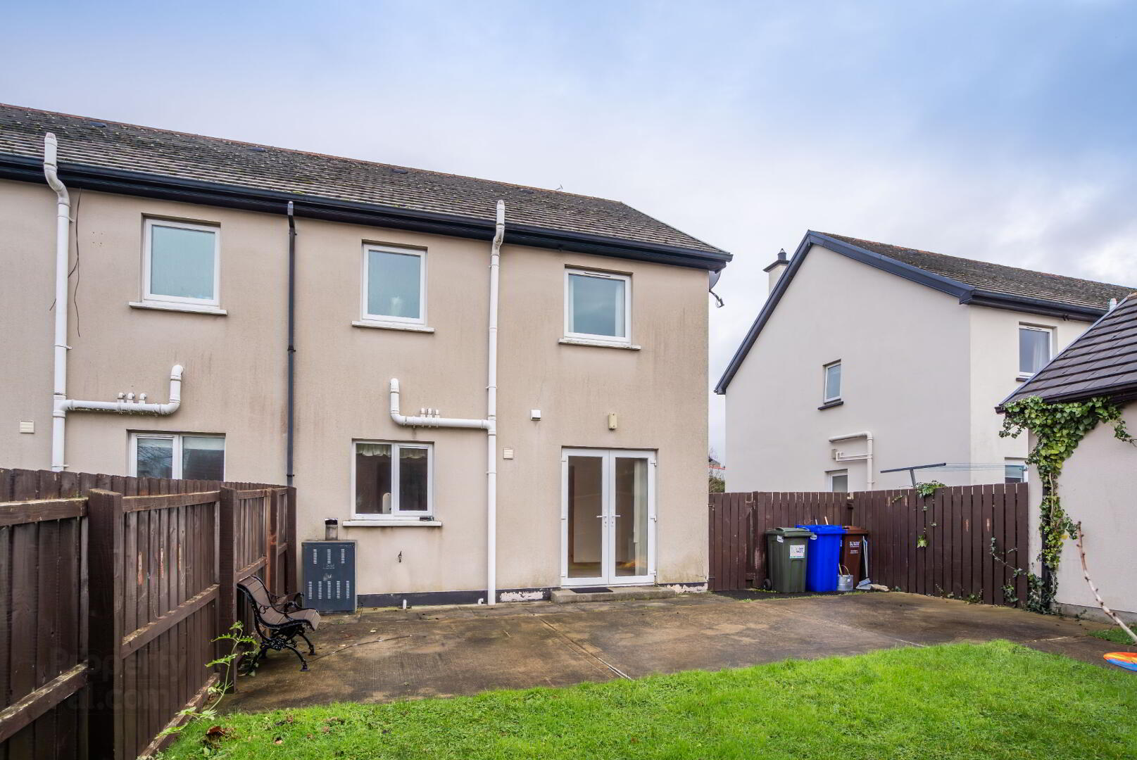 44 Oakfield Close 5 of 30