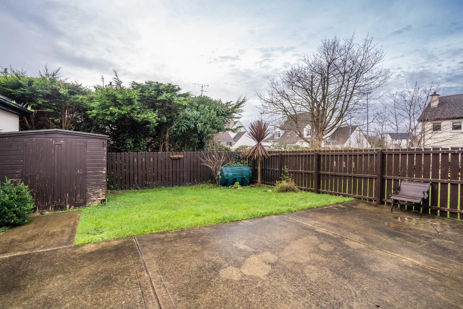 44 Oakfield Close 6 of 30