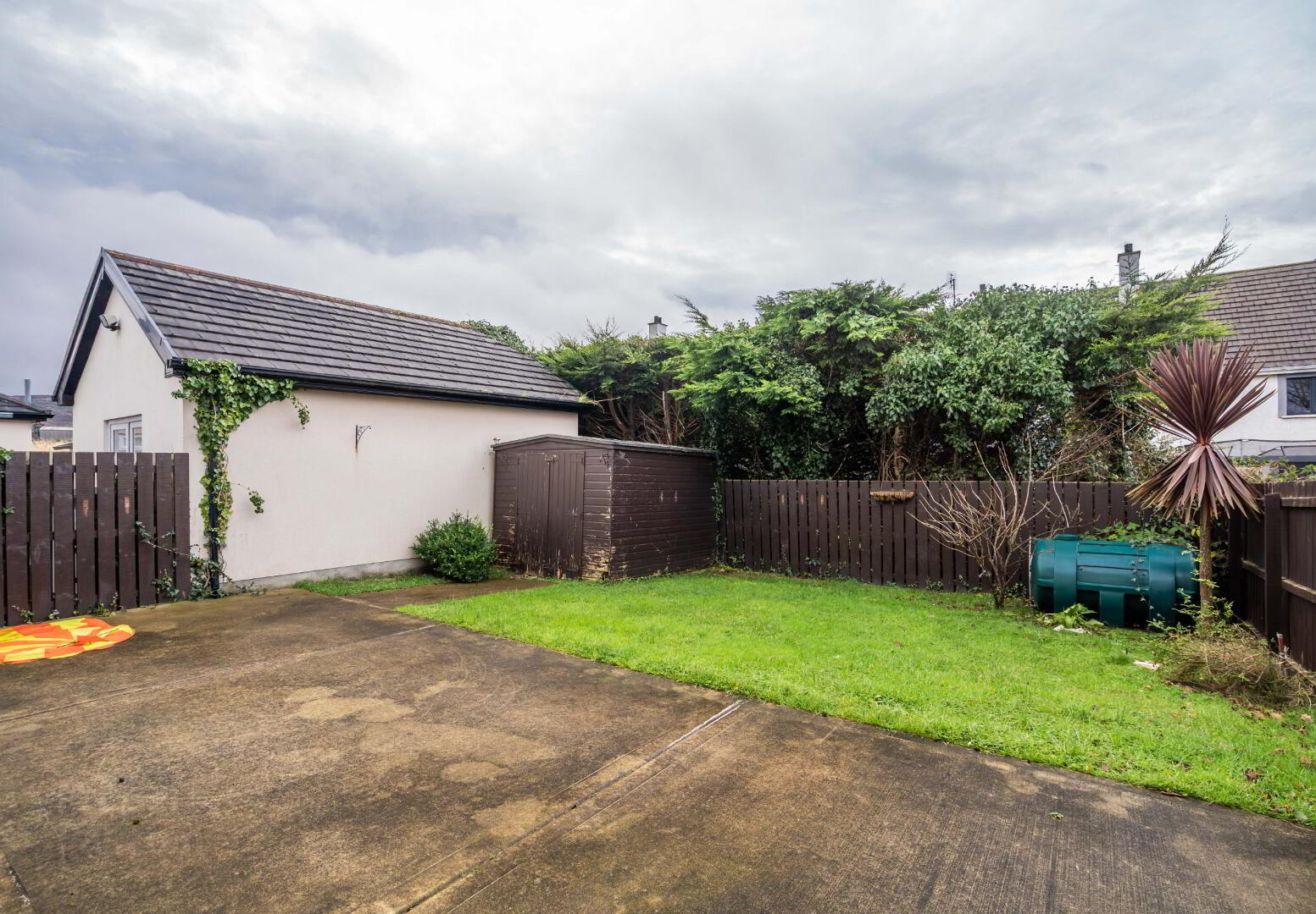 44 Oakfield Close 7 of 30